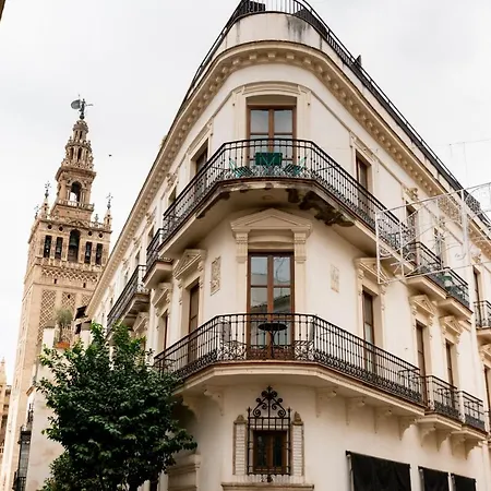 Cathedral Apartment, Upper Floor
