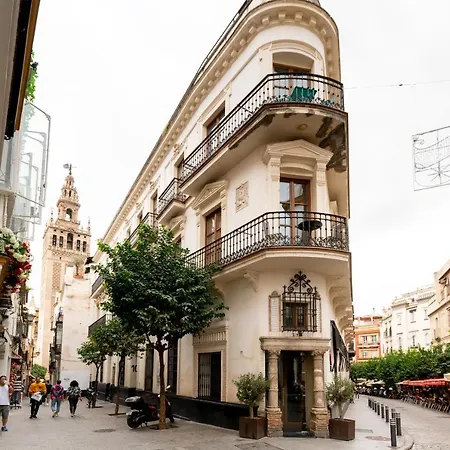 Cathedral Apartment, Upper Floor * Seville
