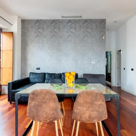 Cathedral Apartment, Upper Floor * Seville