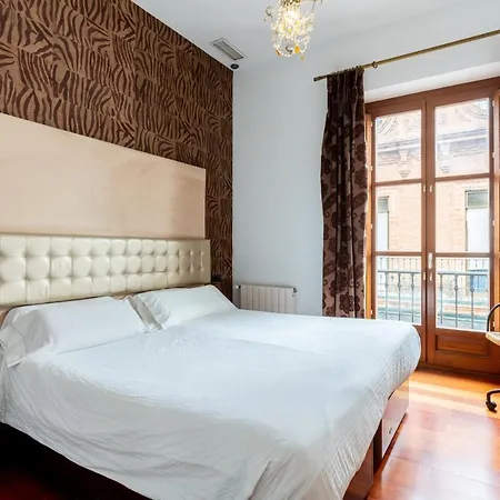 Cathedral Apartment, Upper Floor Seville