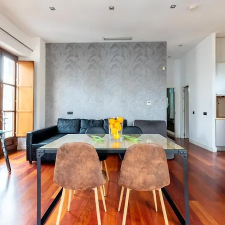 Cathedral Apartment, Upper Floor Seville