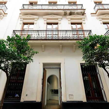 Cathedral Apartment, Upper Floor