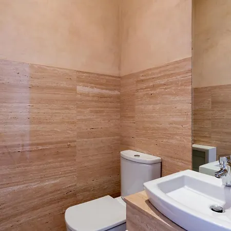 Cathedral Apartment, Upper Floor * Seville