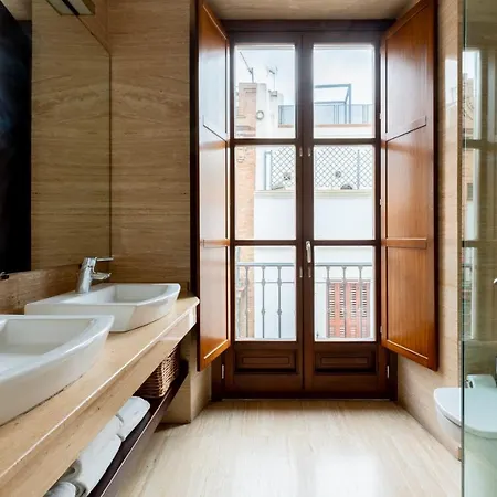 Cathedral Apartment, Upper Floor Apartment
