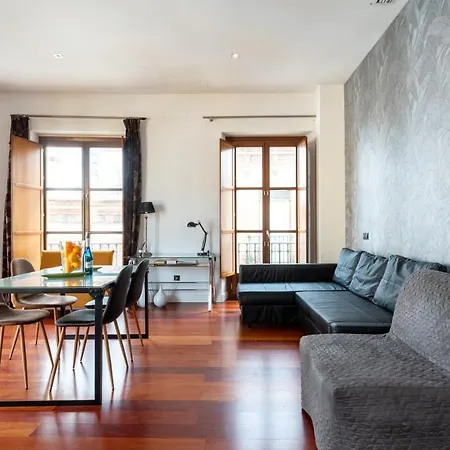 Cathedral Apartment, Upper Floor Apartment Seville