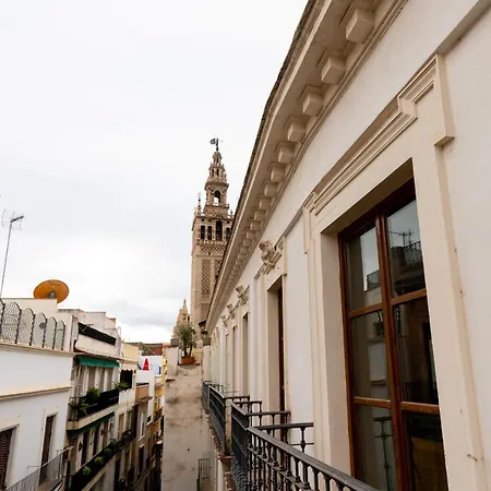 Cathedral Apartment, Upper Floor *