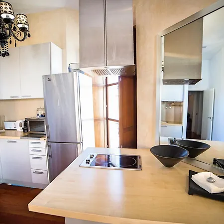 Cathedral Apartment, Upper Floor Seville