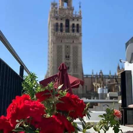 Cathedral Apartment, Upper Floor Seville