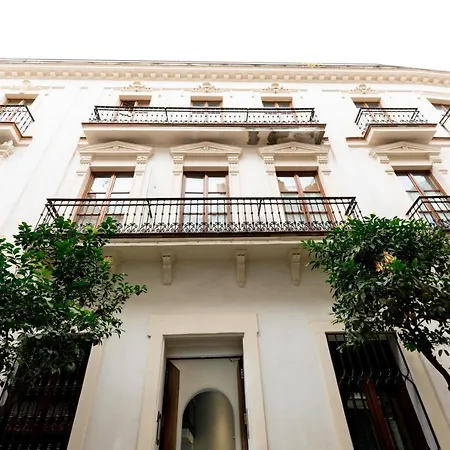 Cathedral Apartment, Upper Floor