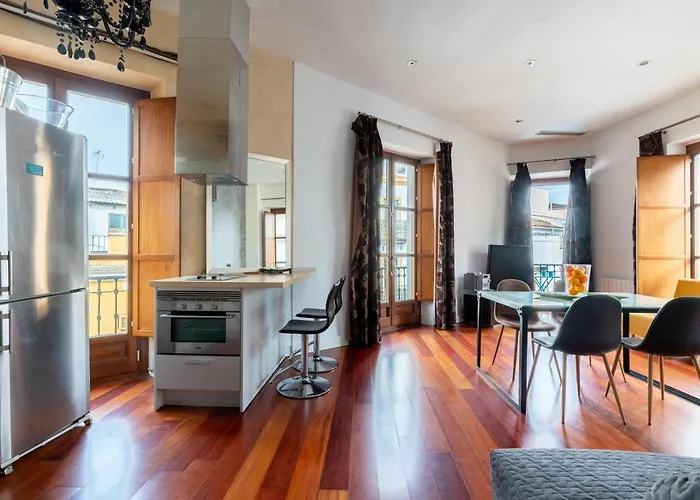 Cathedral Apartment, Upper Floor Apartment Seville