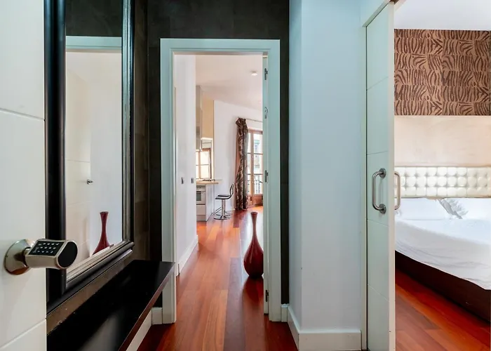 Cathedral Apartment, Upper Floor Apartment